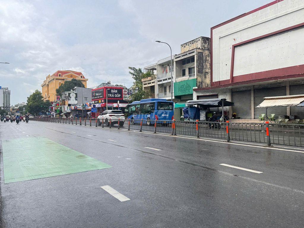 MT BẠCH ĐẰNG QUẬN BÌNH THẠNH , NGANG 12M , CÓ 4 TẦNG CHỈ 90TR/THÁNG