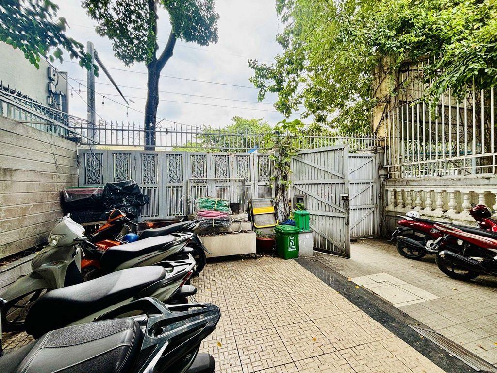 VILLA ĐIỆN BIÊN PHỦ Q3 , DT 500M2 , NGANG 12M GIÁ CHỈ 75TR/THÁNG