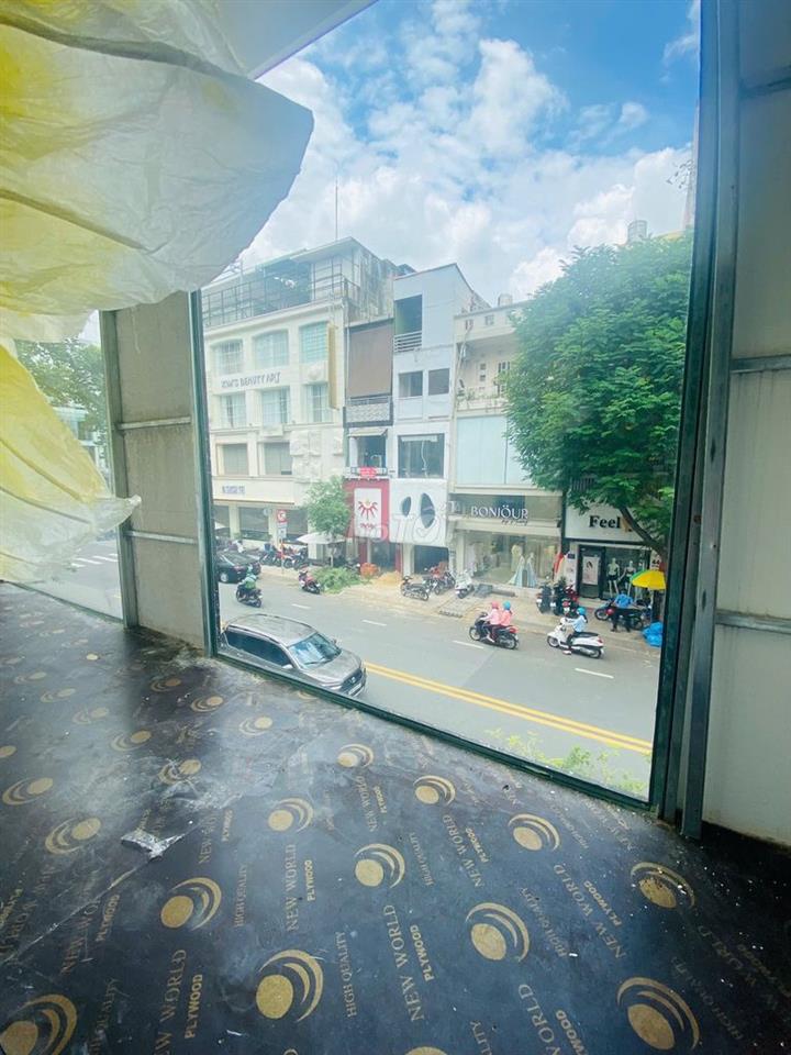 MT VÕ VĂN TẦN Q.3 , 6 TẦNG , DT : 10 X 20  CÓ THANG MÁY , NHÀ MỚI XÂY
