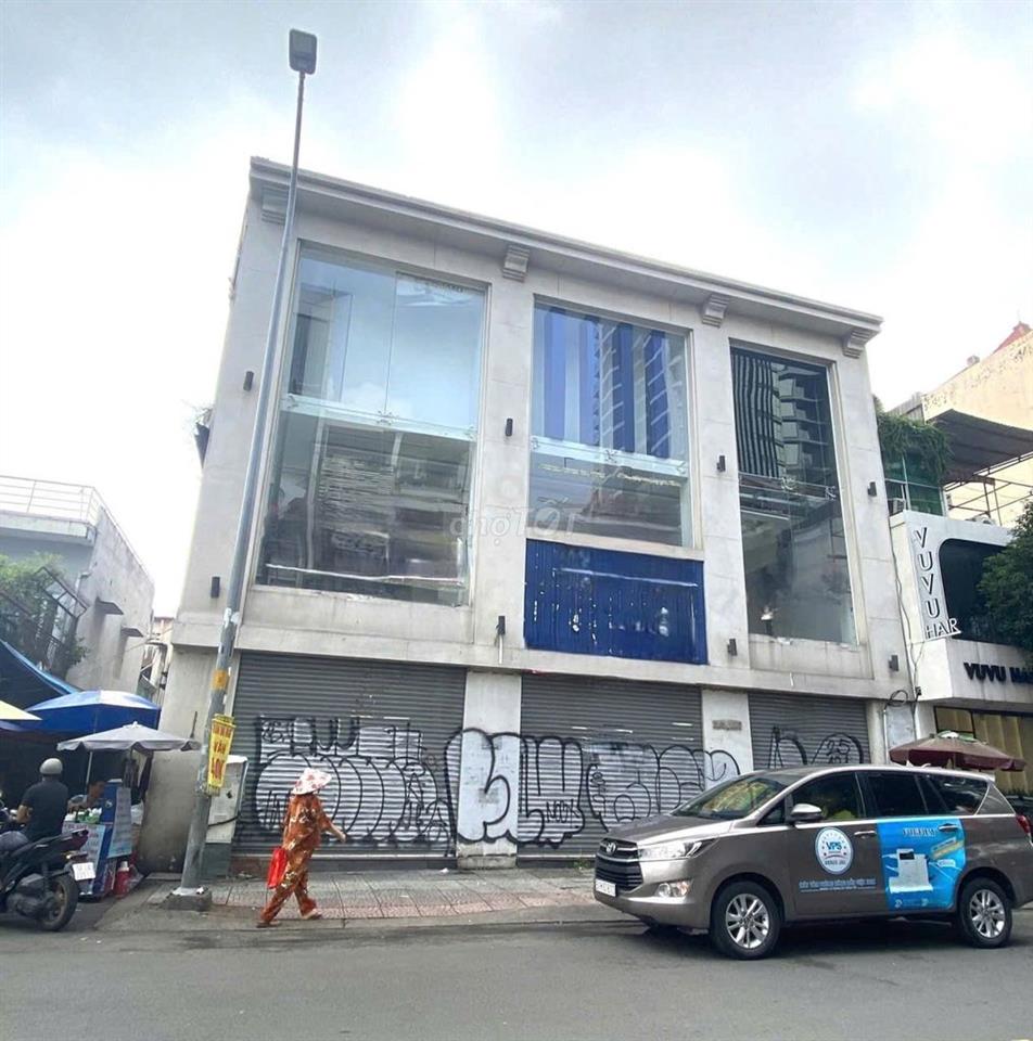 MT NGUYỄN TRÃI Q1 , NGANG 12M , CÓ 3 TẦNG , GIÁ NHẸ NHÀNG 200TR/THÁNG