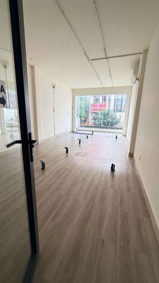 MT 9A NGUYỄN THIỆN THUẬT Q3 , DT : 250M2 , 3 TẦNG , CÓ 40TR/THÁNG