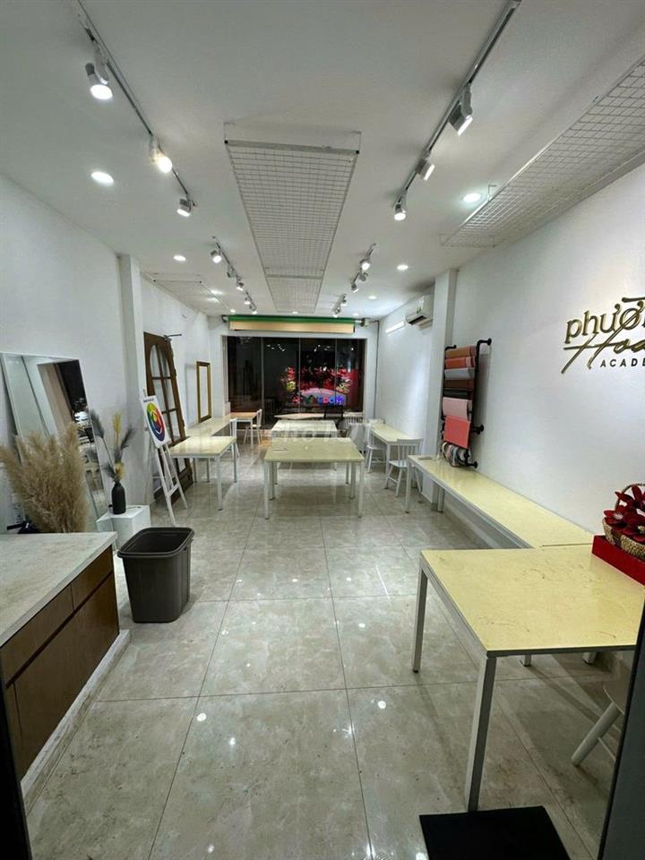 MT 9A NGUYỄN THIỆN THUẬT Q3 , DT : 250M2 , 3 TẦNG , CÓ 40TR/THÁNG