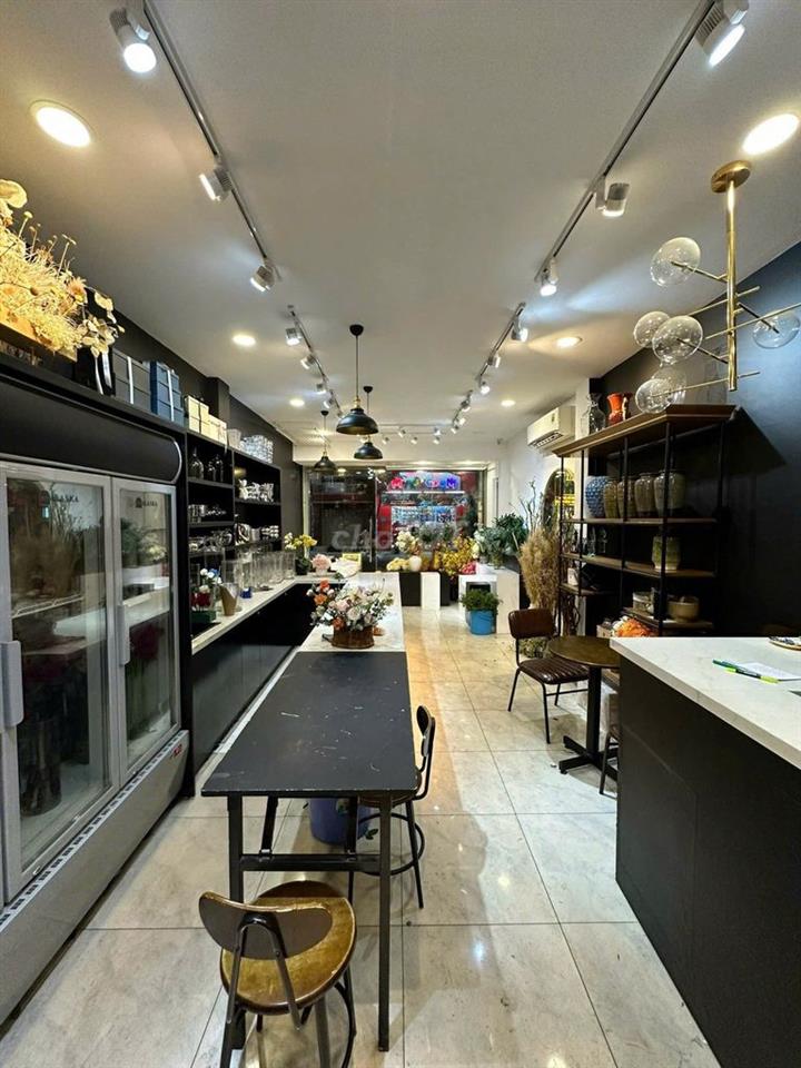 MT 9A NGUYỄN THIỆN THUẬT Q3 , DT : 250M2 , 3 TẦNG , CÓ 40TR/THÁNG