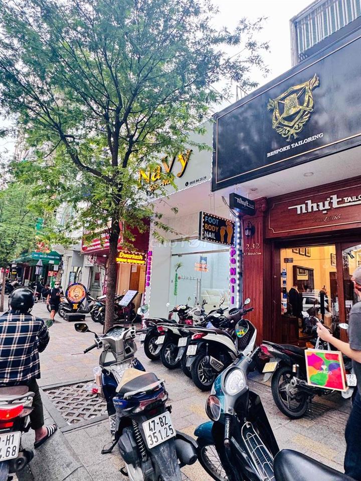 MT 234 Lê Thánh Tôn P. Bến Thành , Gần chợ Bến Thành , Chỉ 100tr/thang