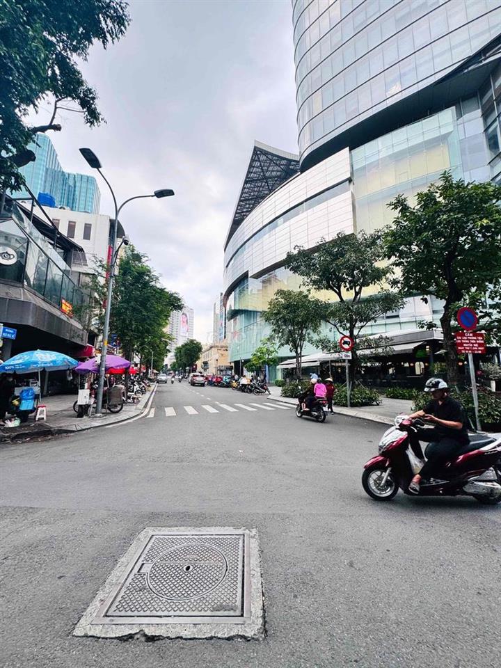 Góc 2MT Hồ Tùng Mậu Q1 , Dtsd : 500m2 , 3 tầng , giá thuê : 150tr/th