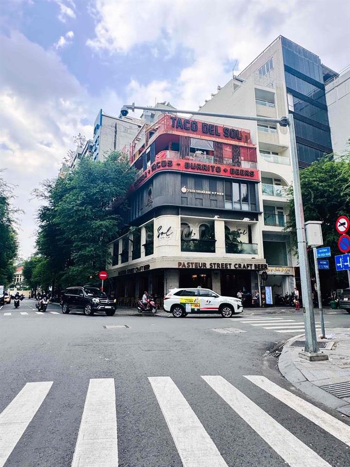 Góc 2MT Lý Tự Trọng - Thủ Khoa Huân , DT : 500m2 , 3 tầng , 150tr/th