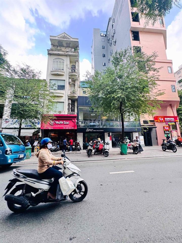 MT 17A Lê Thánh Tôn P. Bến Nghé , DT : 200m2 , Ngang 8m , có 2 tầng