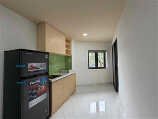 cho thuê 1 phòng ngủ tách bếp có cửa sổ trời thoáng mát