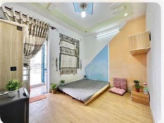 Phòng cho thuê tầng 1 . Có ban công rộng rãi . Dc nuôi pet