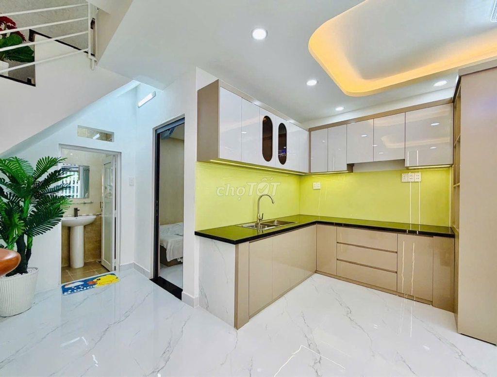 Bán nhà 1 trệt 1 lầu 3PN hẻm xe hơi Đường số 4, gần CV Làng Hoa