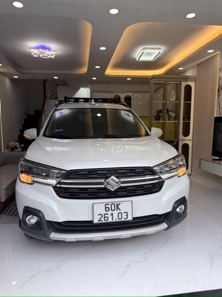 Bán nhà 1 trệt 1 lầu 3PN hẻm xe hơi Đường số 4, gần CV Làng Hoa