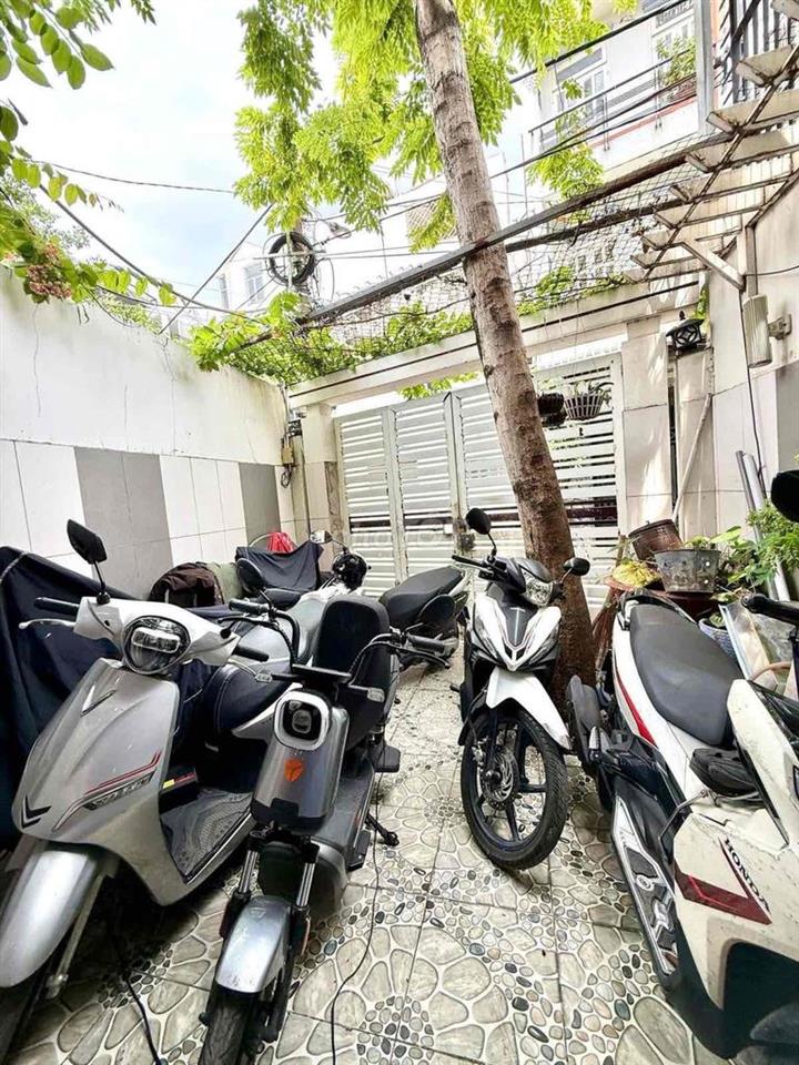 Nhà hẻm xe hơi thông Quang Trung, Gò Vấp, 5 tầng, 4m x 21m vuông vức.