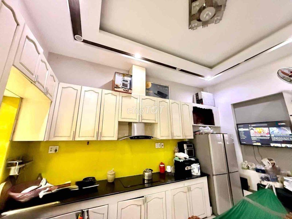 Nhà hẻm xe hơi thông Quang Trung, Gò Vấp, 5 tầng, 4m x 21m vuông vức.