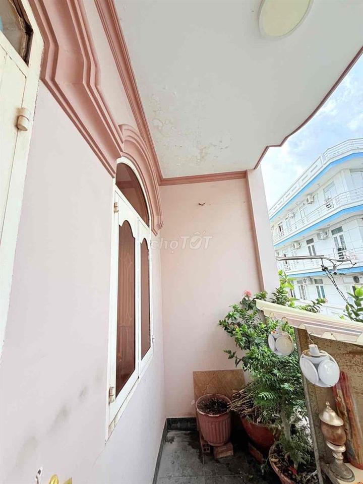 Phạm Văn Chiêu, Gò Vấp, hẻm xe hơi 8m thông, 3 tầng 4pn 5wc, 4m x 15m
