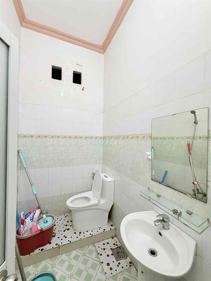 Phạm Văn Chiêu, Gò Vấp, hẻm xe hơi 8m thông, 3 tầng 4pn 5wc, 4m x 15m