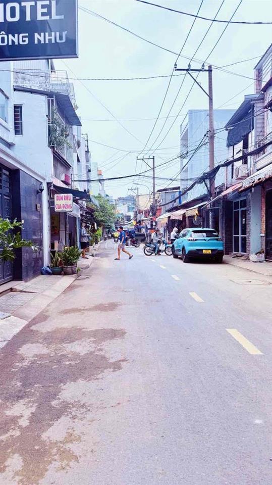Ngay công viên Gia Định, 4 tầng 4pn 5wc, 60m2 vuông vức, đường ôtô 10m