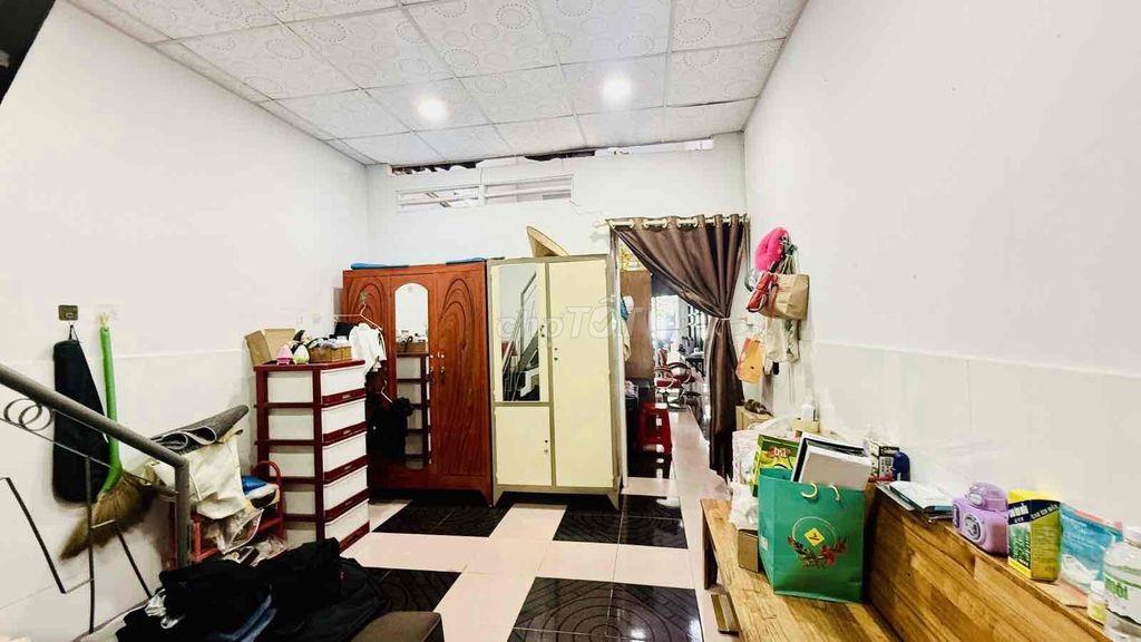 Ngay Vincom Quang Trung, hẻm ôtô thông, 2 tầng, 56m2, sổ vuông vức