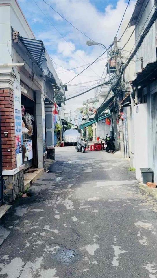 Ngay Vincom Quang Trung, hẻm ôtô thông, 2 tầng, 56m2, sổ vuông vức