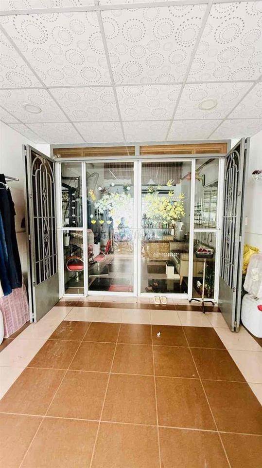 Ngay Vincom Quang Trung, hẻm ôtô thông, 2 tầng, 56m2, sổ vuông vức