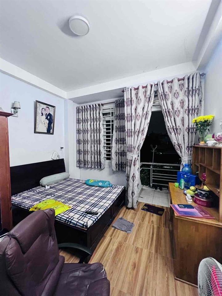 Nguyễn Văn Khối, hẻm ôtô thông, 3 tầng 3pn 3wc, 4m x 15m, sổ vuông vức