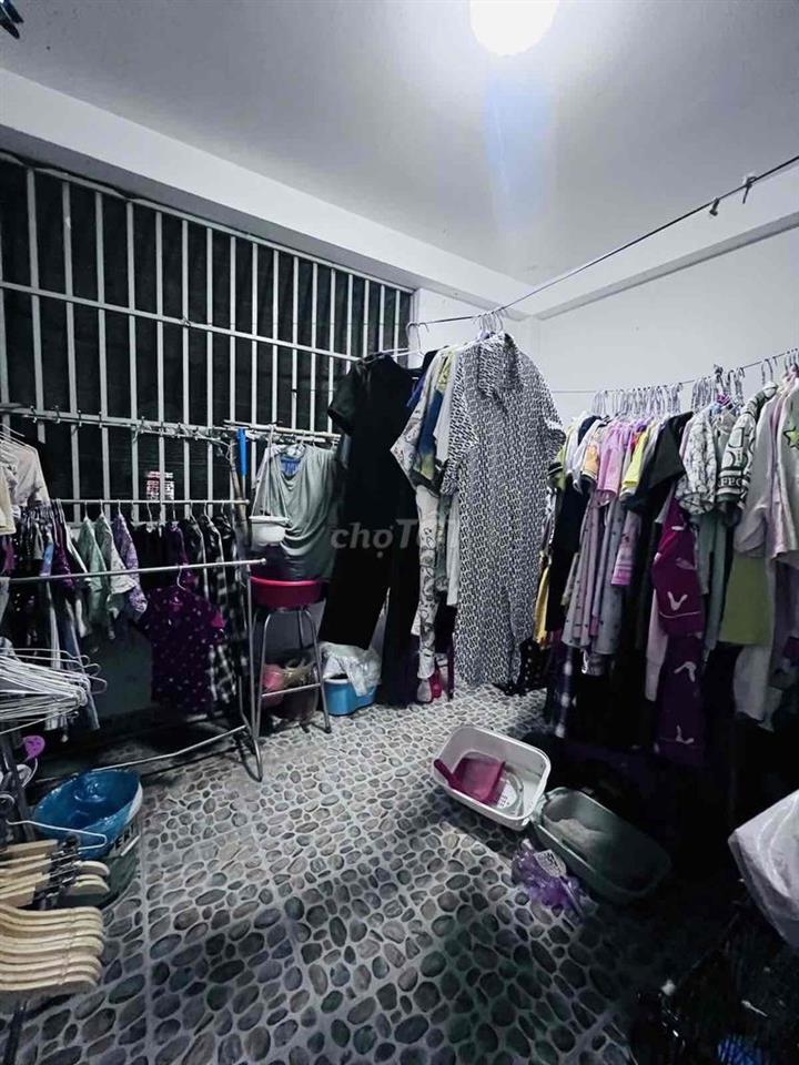 Nguyễn Văn Khối, hẻm ôtô thông, 3 tầng 3pn 3wc, 4m x 15m, sổ vuông vức