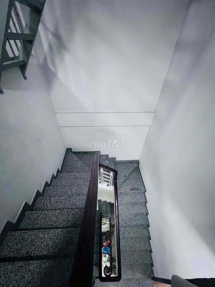 Nguyễn Văn Khối, hẻm ôtô thông, 3 tầng 3pn 3wc, 4m x 15m, sổ vuông vức
