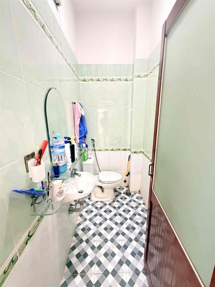 Ngay công viên Gia Định, hẻm xe hơi thông, 3 tầng, 4.9m x 13m, 8.8 tỷ