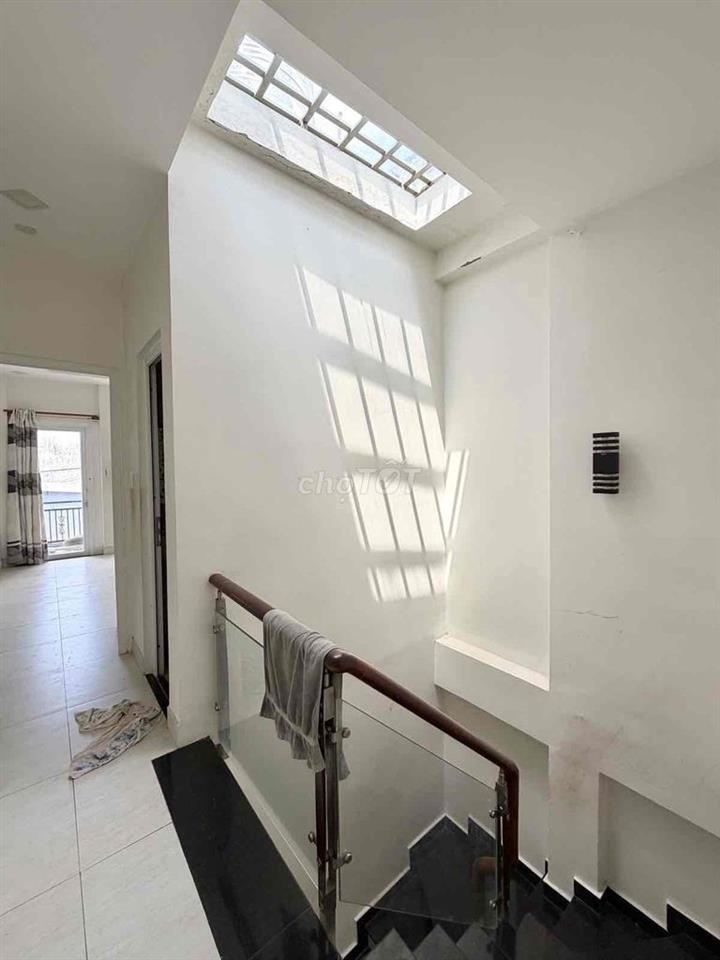 Huỳnh Văn Bánh, Phú Nhuận, hẻm xe hơi, 3 tầng 4PN, 52m2, sổ vuông vức