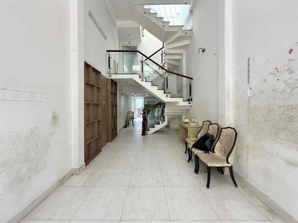Huỳnh Văn Bánh, Phú Nhuận, hẻm xe hơi, 3 tầng 4PN, 52m2, sổ vuông vức