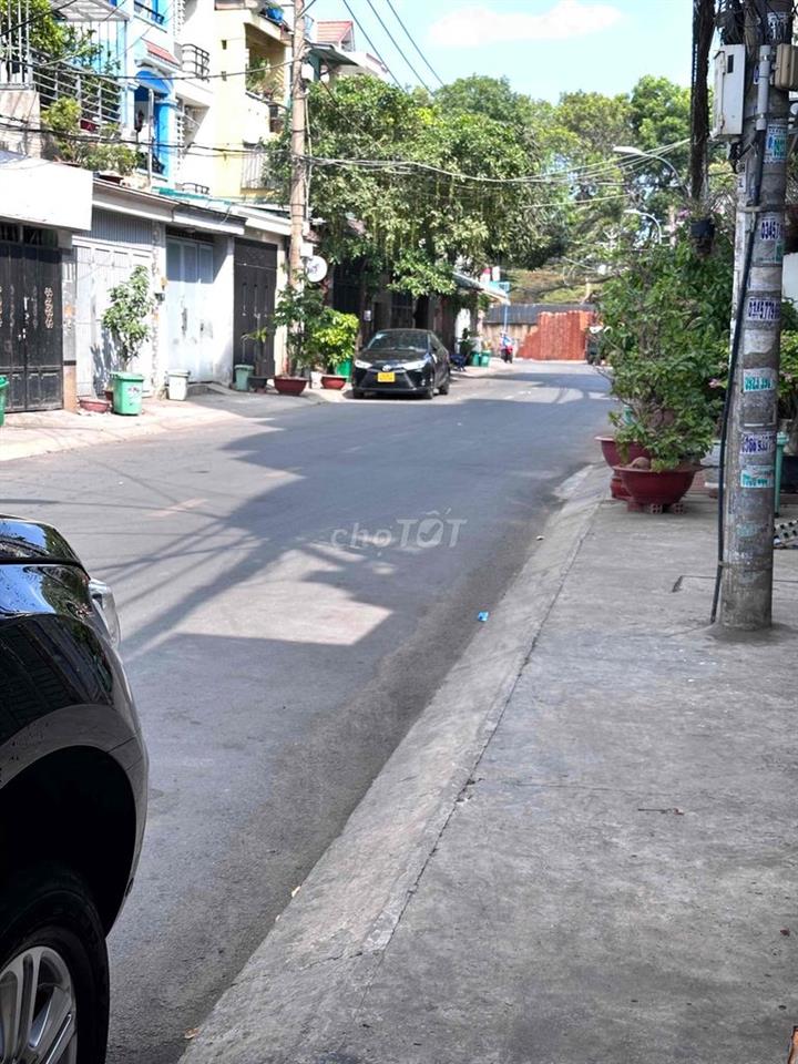 CHO THUÊ PHÒNG TRỆT MẶT TIỀN NGAY THỐNG NHẤT QUANG TRUNG FULL NT