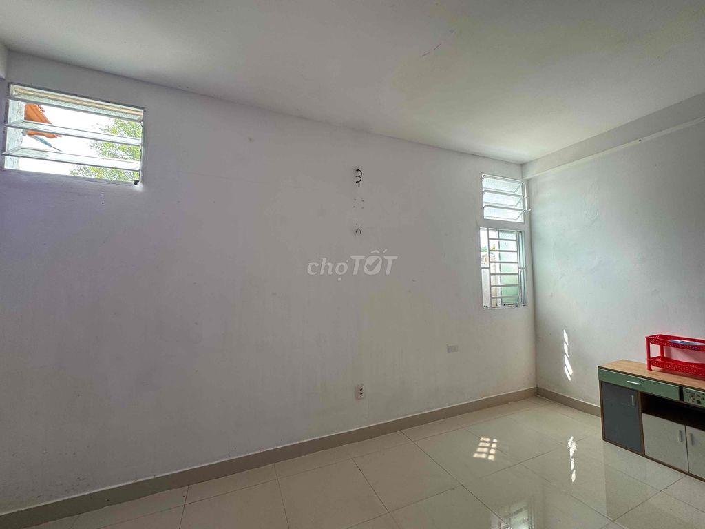 CHO THUÊ PHÒNG TRỆT MẶT TIỀN NGAY THỐNG NHẤT QUANG TRUNG FULL NT