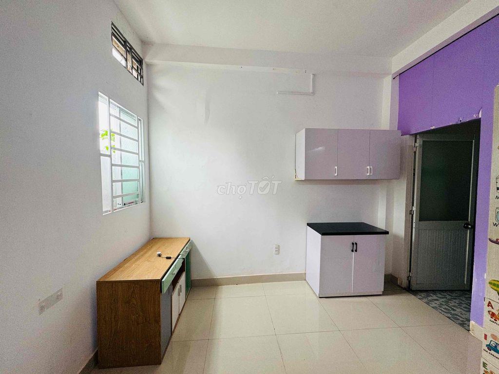 CHO THUÊ PHÒNG TRỆT MẶT TIỀN NGAY THỐNG NHẤT QUANG TRUNG FULL NT