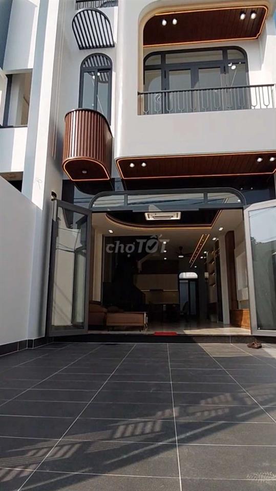 Nhà mặt tiền nhựa 5x21m 3 tầng 5 Phòng Chợ Bà Điềm Đường Phan Văn Hớn