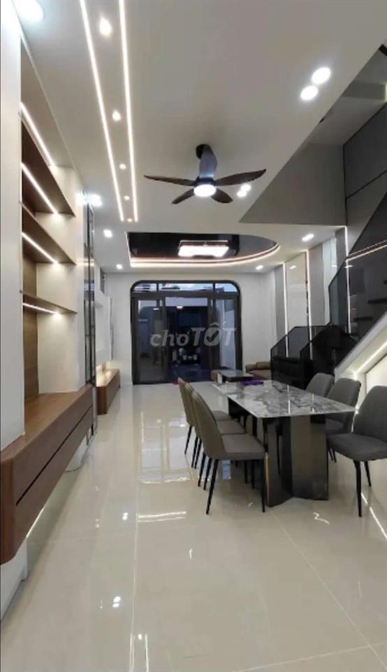 Nhà mặt tiền nhựa 5x21m 3 tầng 5 Phòng Chợ Bà Điềm Đường Phan Văn Hớn