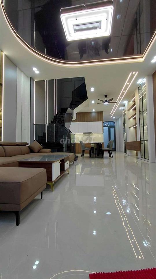 Nhà mặt tiền nhựa 5x21m 3 tầng 5 Phòng Chợ Bà Điềm Đường Phan Văn Hớn