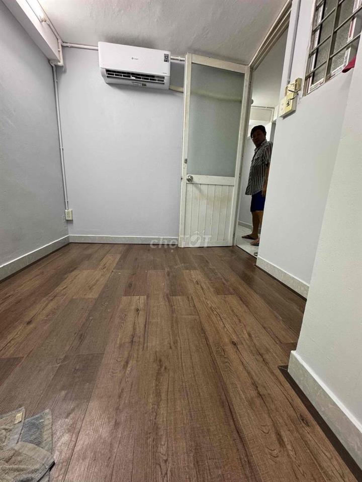 phòng 2,5tr hẻm 451 nguyễn trãi ( hẻm shop susu)