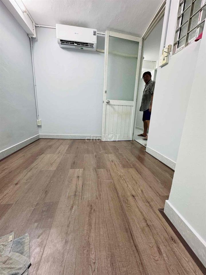 phòng 2,5tr hẻm 451 nguyễn trãi ( hẻm shop susu)