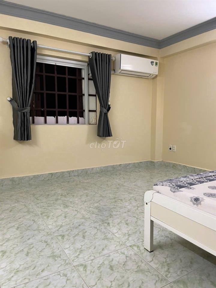 Phòng Trọ (Lầu 1) cho thuê ngay trung tâm quận 10
