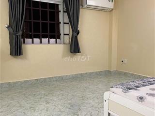 Phòng Trọ (Lầu 1) cho thuê ngay trung tâm quận 10