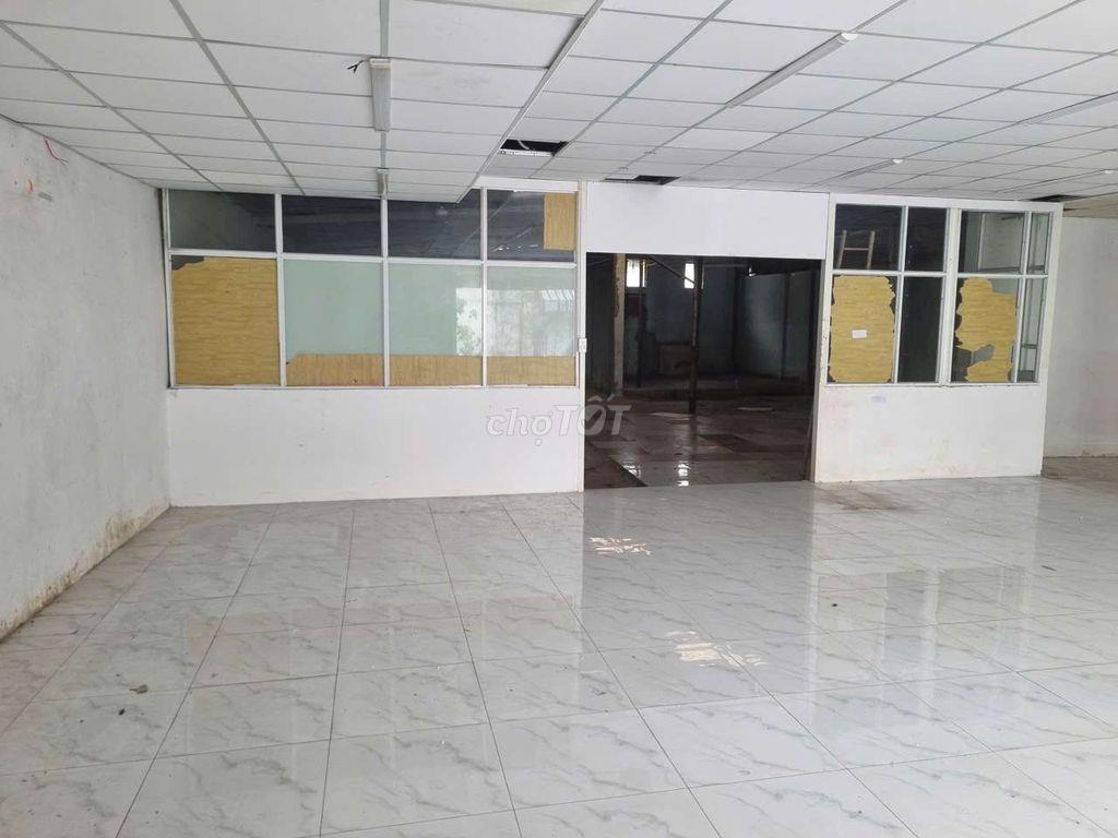 Kho Hiếm 3 mặt tiền Hẻm Conterner Lạc Long Quân Q11