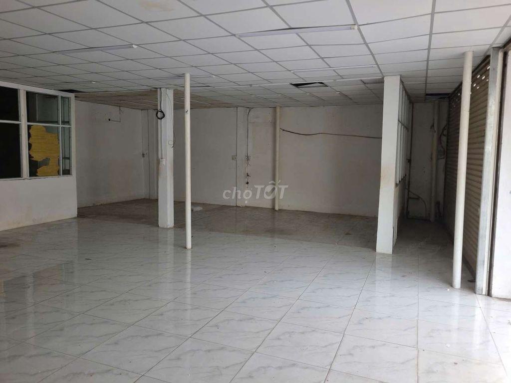 Kho Hiếm 3 mặt tiền Hẻm Conterner Lạc Long Quân Q11
