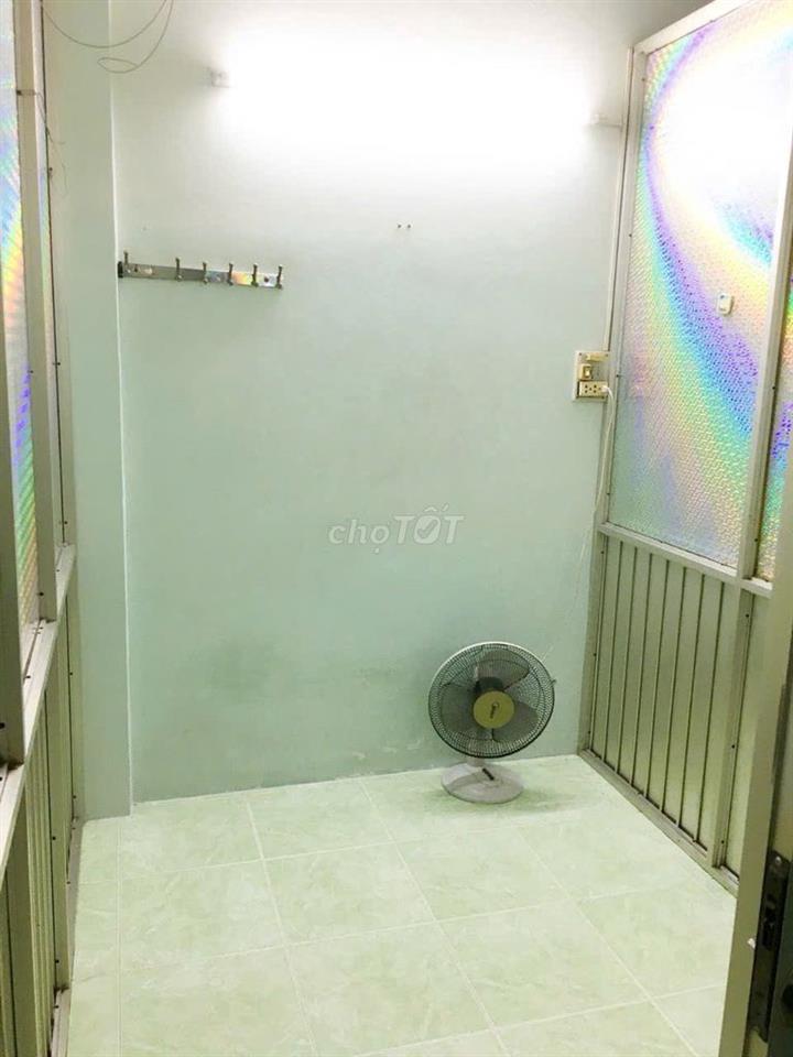 Cho thuê phòng nhỏ 1 ng ở 1tr4 1 tháng