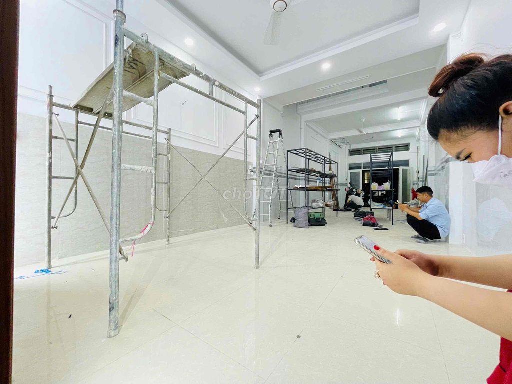 Cho thuê nhà mặt tiền p15 , Tân bình