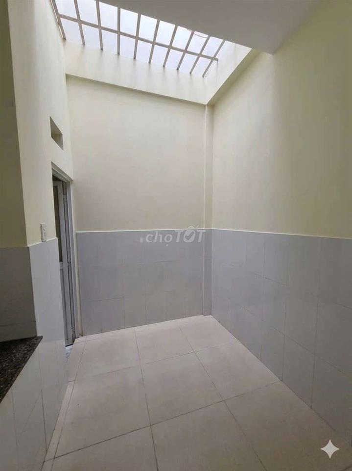 Bán nhà đẹp đường Hà Huy giáp 