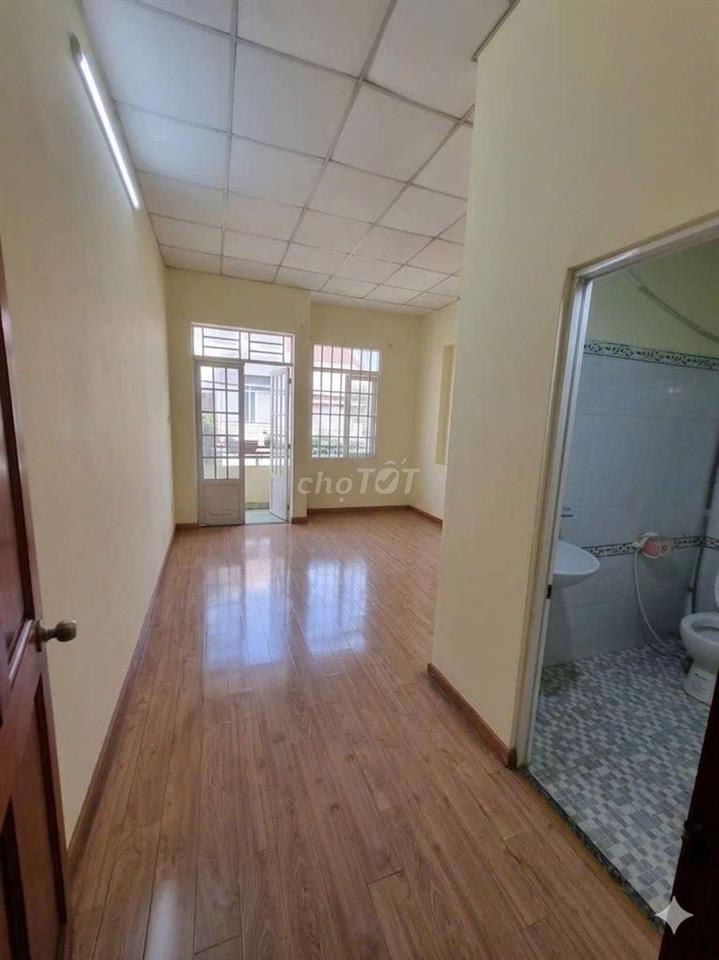 Bán nhà đẹp đường Hà Huy giáp 