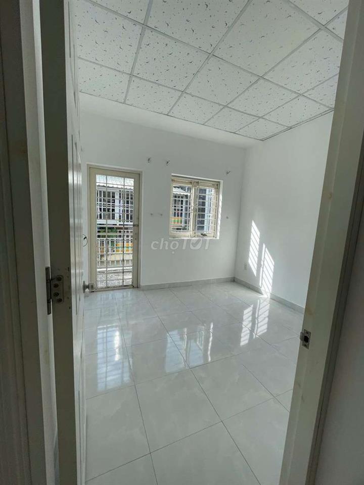 Đầu T9 Trống - Cho thuê nhà Nguyên Căn Q12