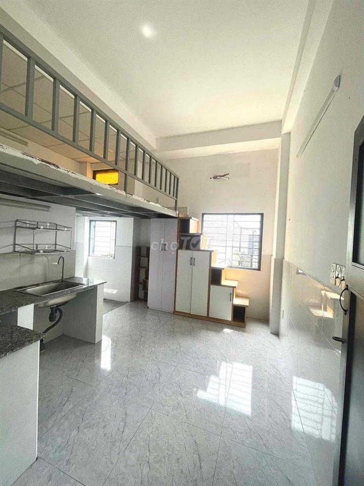 Phòng Gần Cao Đẳng Điện Lực, Nguyễn Tất Thành