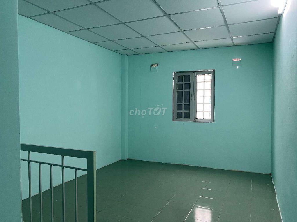 Nhà cho sinh viên ngay trung tâm quận 4