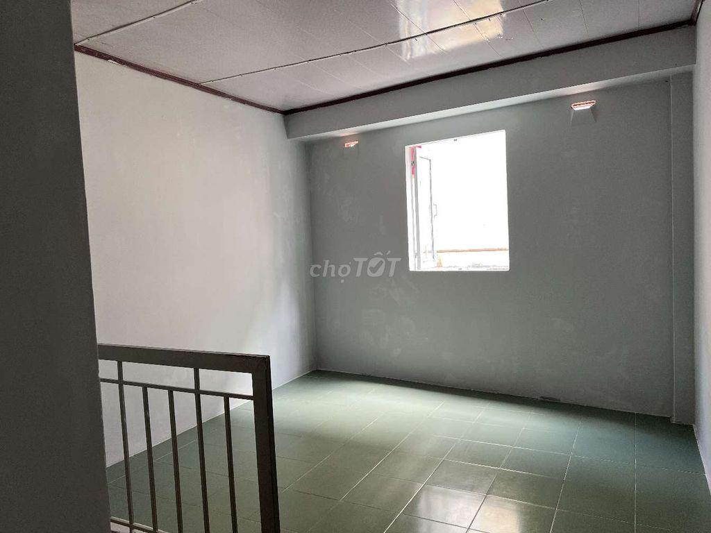 Nhà cho sinh viên ngay trung tâm quận 4