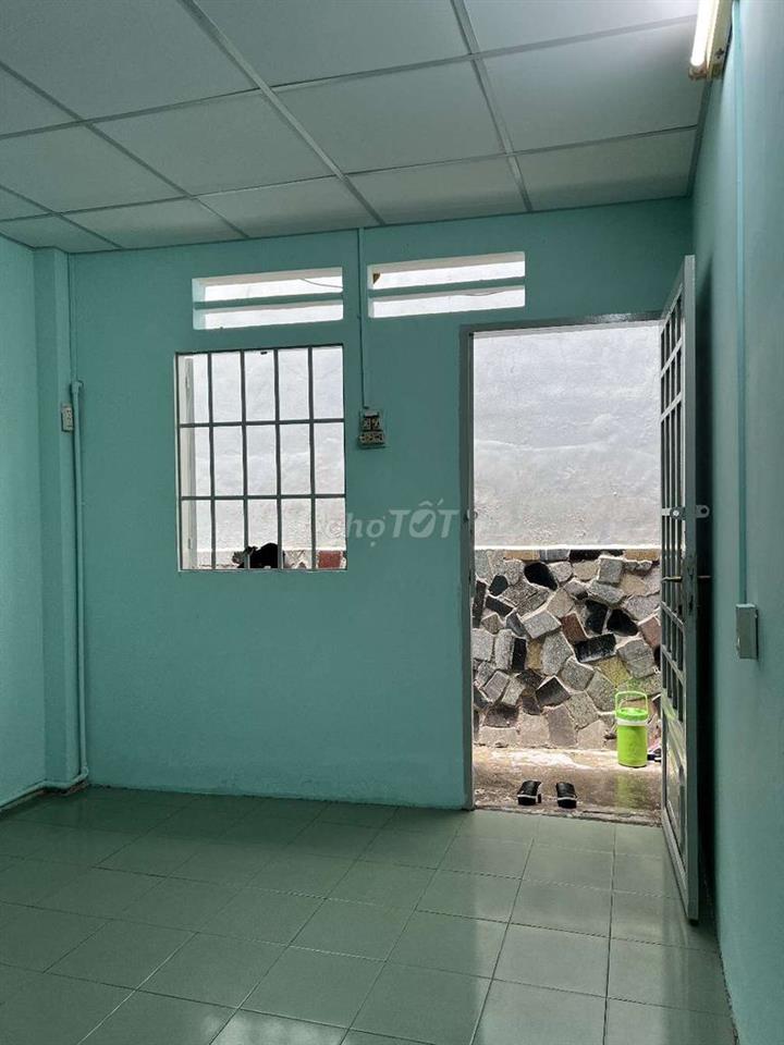 Nhà cho sinh viên ngay trung tâm quận 4
